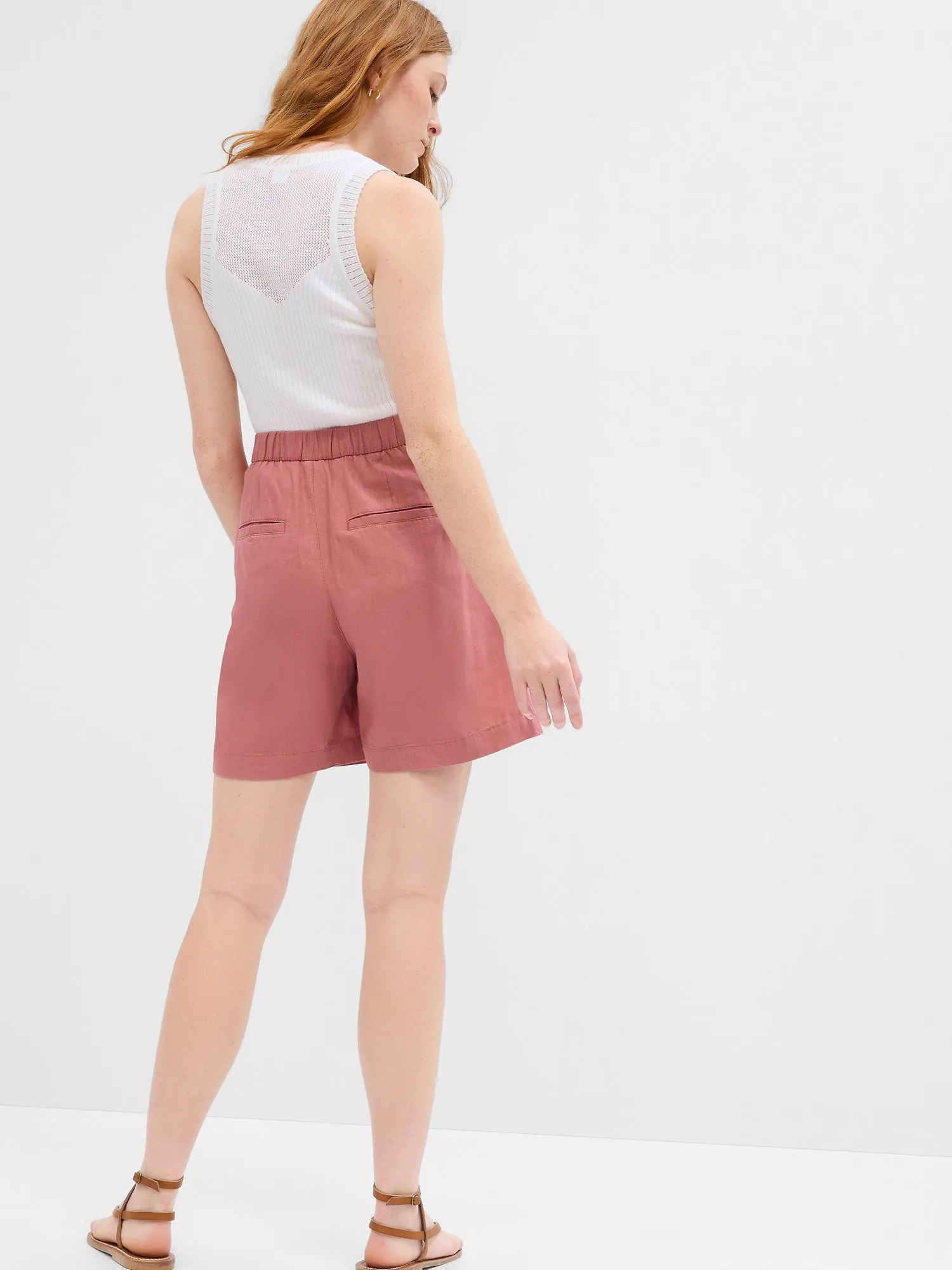 5" High Rise Pleated Linen Shorts with Washwell