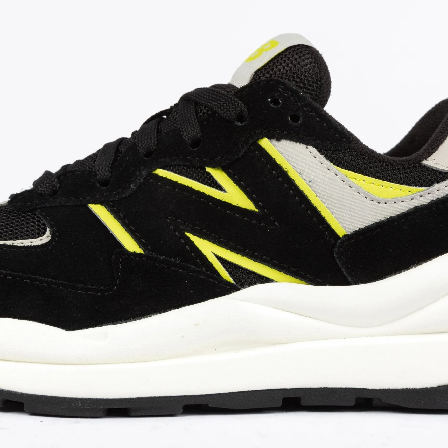 New Balance 5740 Women’s